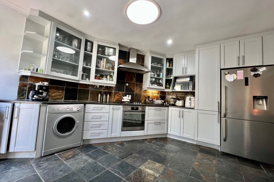 To Let 3 Bedroom Property for Rent in Van Riebeeckstrand Western Cape